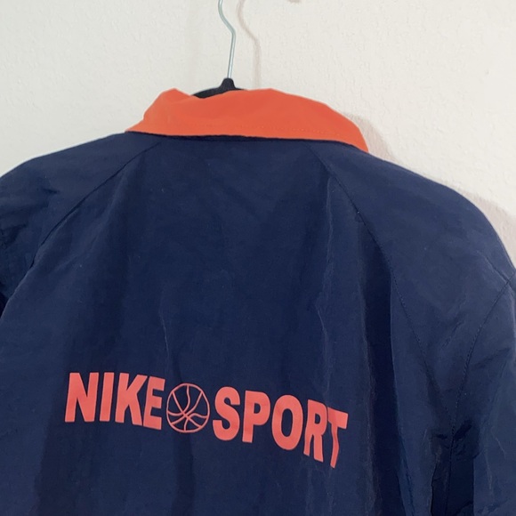 🦋Rare Vintage 2005 Nike Basketball Men's Navy/Orange Jacket! - Picture 3 of 16